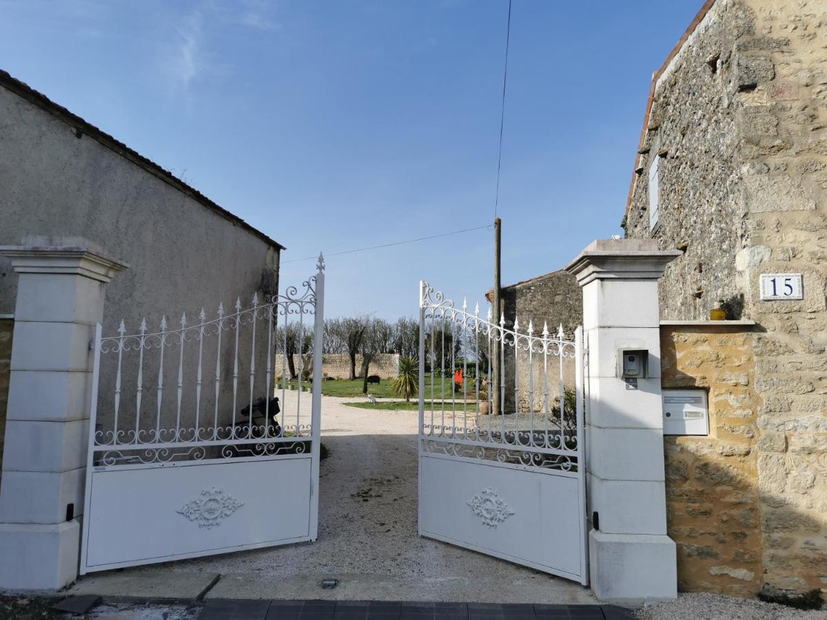 Au Domaine De Gigie Bed & Breakfast Chervettes Luaran gambar