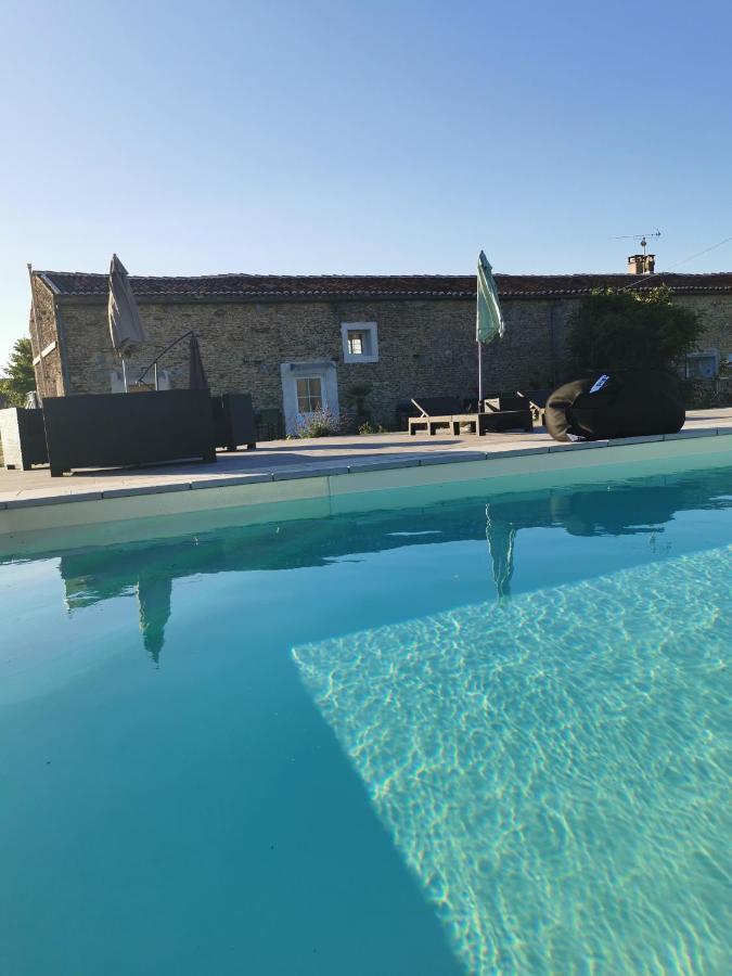 Au Domaine De Gigie Bed & Breakfast Chervettes Luaran gambar