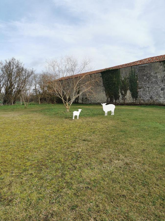 Au Domaine De Gigie Bed & Breakfast Chervettes Luaran gambar