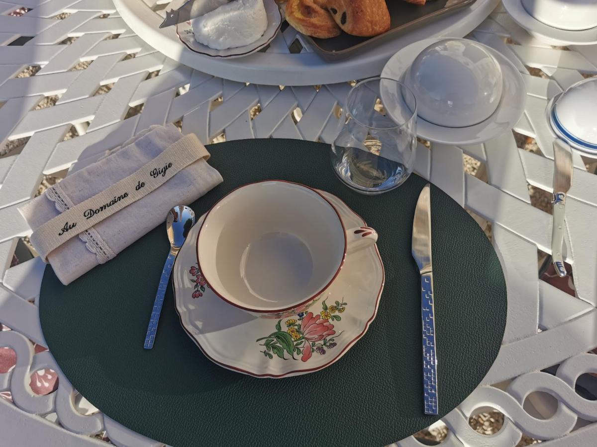 Au Domaine De Gigie Bed & Breakfast Chervettes Luaran gambar